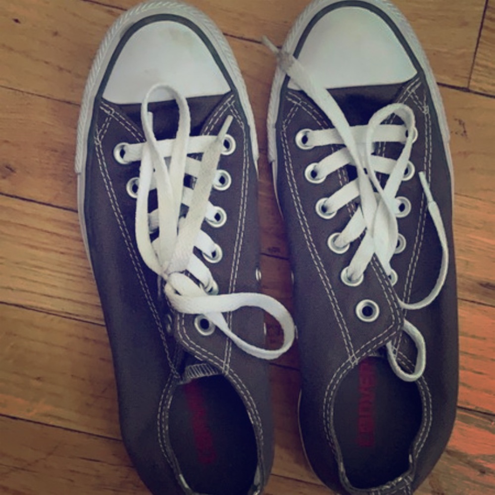 Grey converse